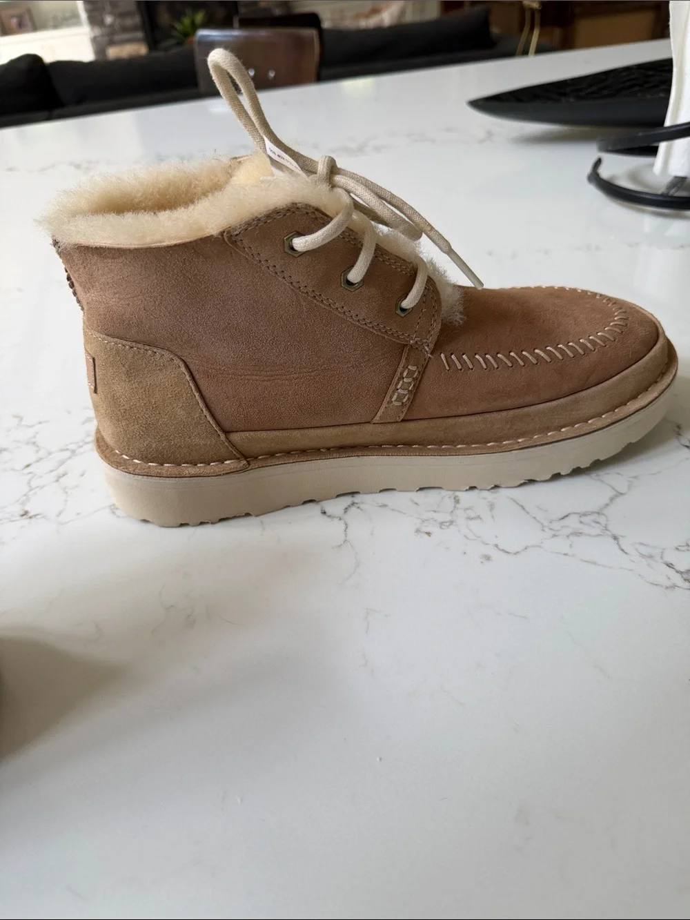 UGG wore 1x